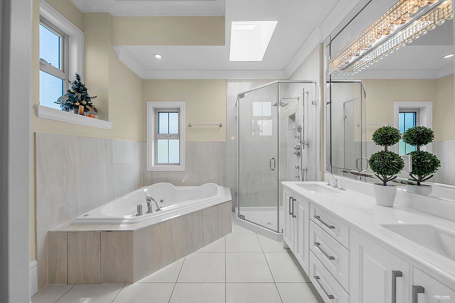 1942 W 42nd Avenue Vancouver, BC - 21