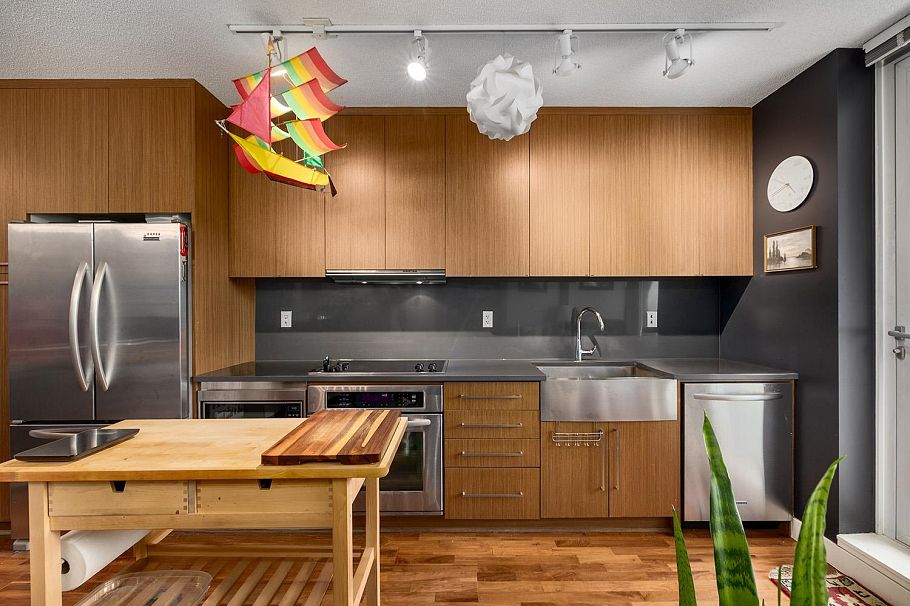 504 251 E 7th Avenue Vancouver, BC - 3