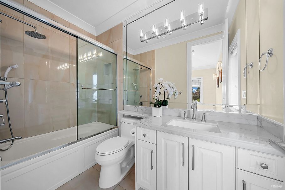 1942 W 42nd Avenue Vancouver, BC - 23