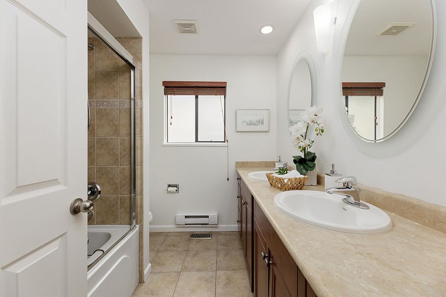 548 E Braemar Road North Vancouver, BC - 21