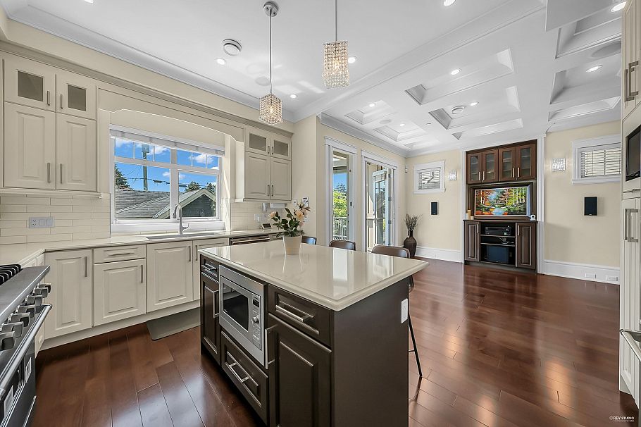 1942 W 42nd Avenue Vancouver, BC - 13