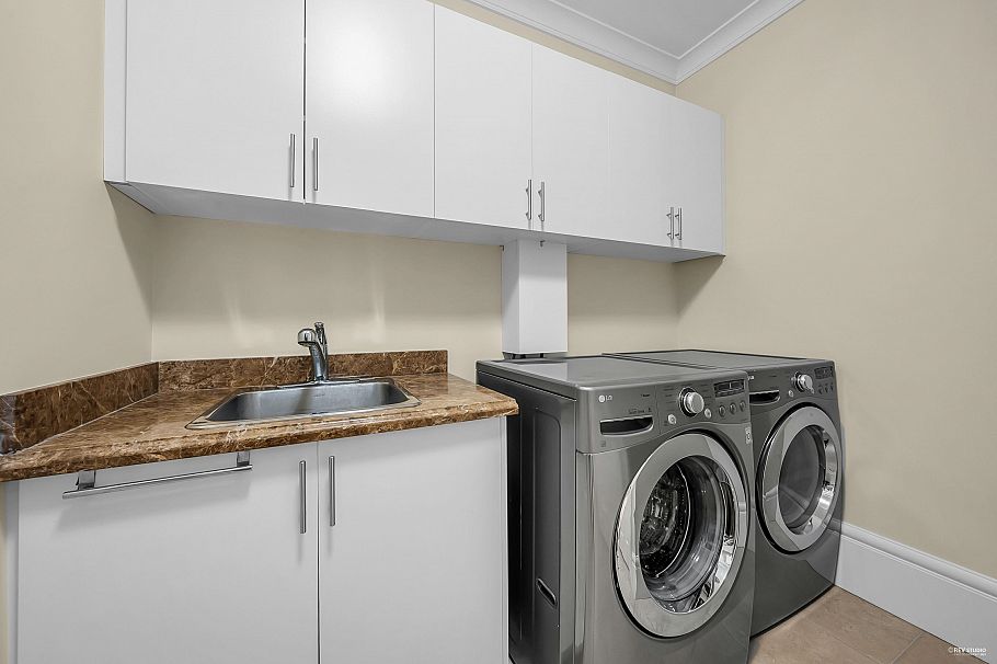 1942 W 42nd Avenue Vancouver, BC - 29