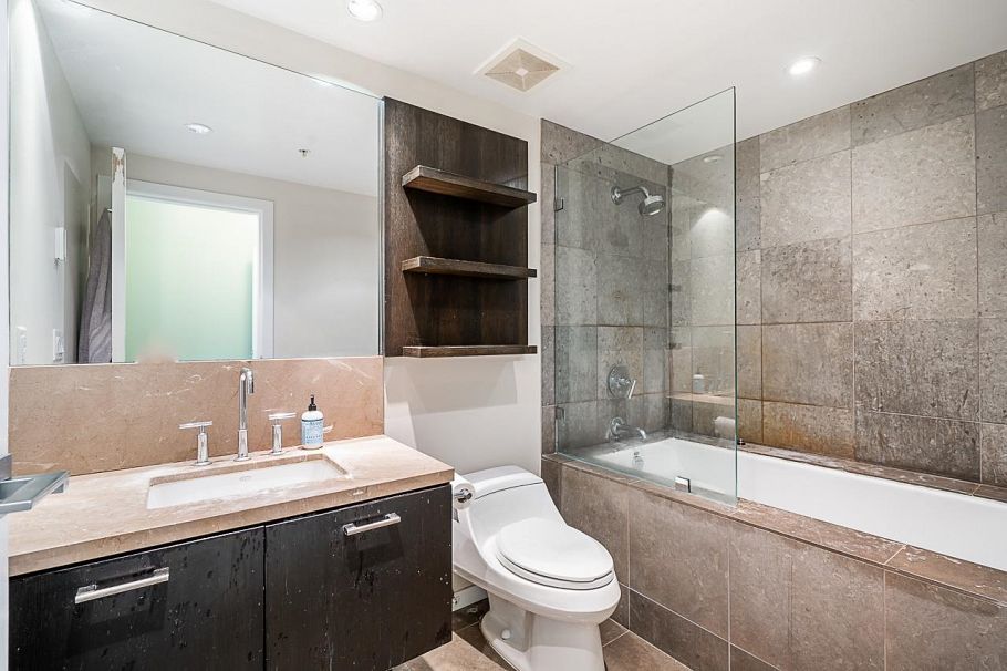 5985 Walter Gage Road Vancouver, BC - 13