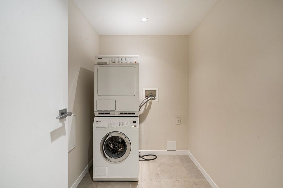 5985 Walter Gage Road Vancouver, BC - 14