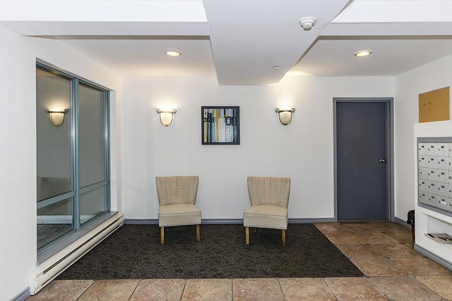 206 1085 W 17th Street North Vancouver, BC - 20