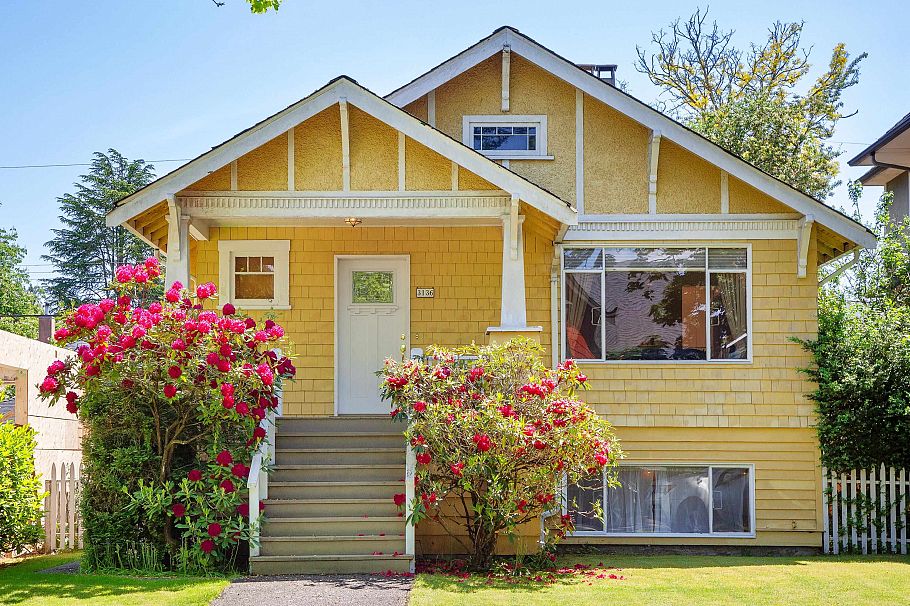 3136 W 11th Avenue Vancouver, BC - 1