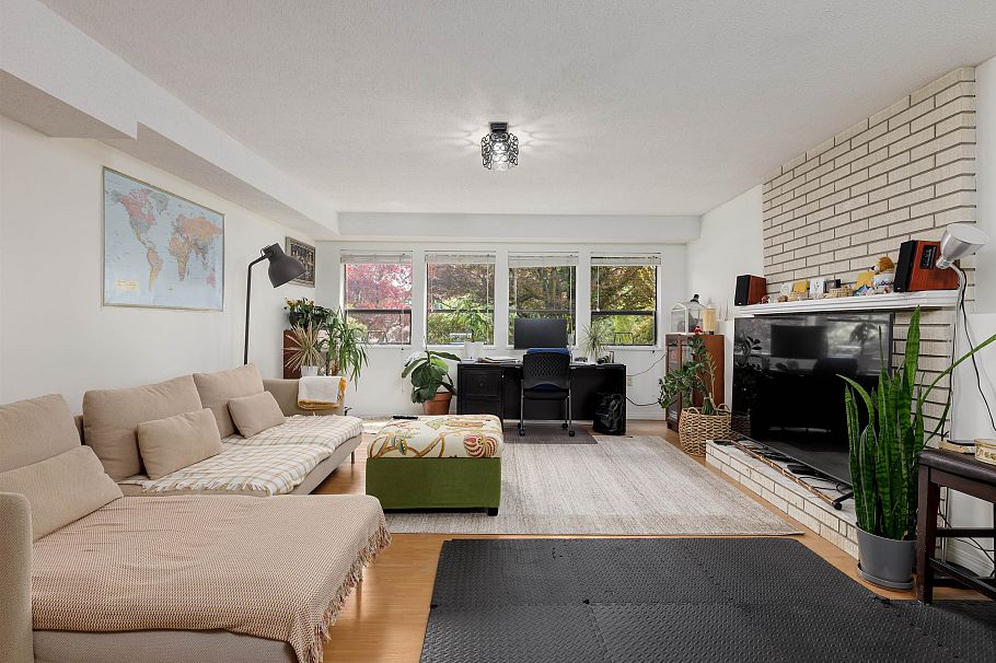 548 E Braemar Road North Vancouver, BC - 24