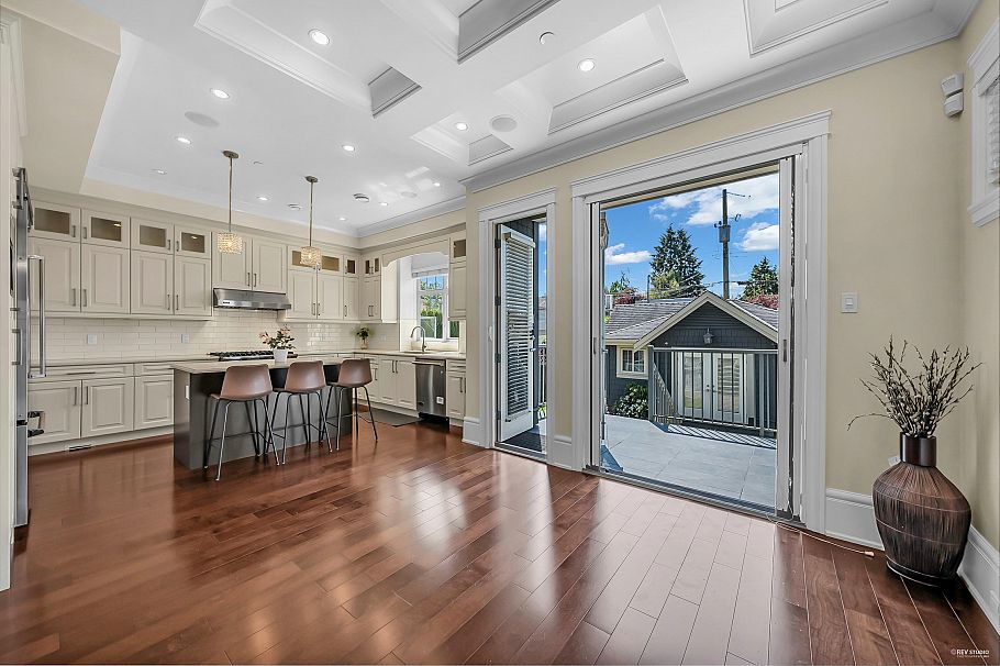 1942 W 42nd Avenue Vancouver, BC - 16