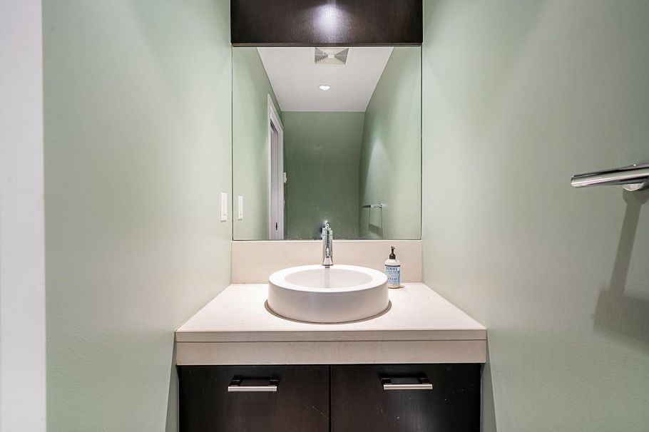 5985 Walter Gage Road Vancouver, BC - 9