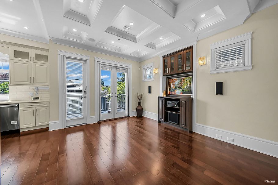 1942 W 42nd Avenue Vancouver, BC - 2