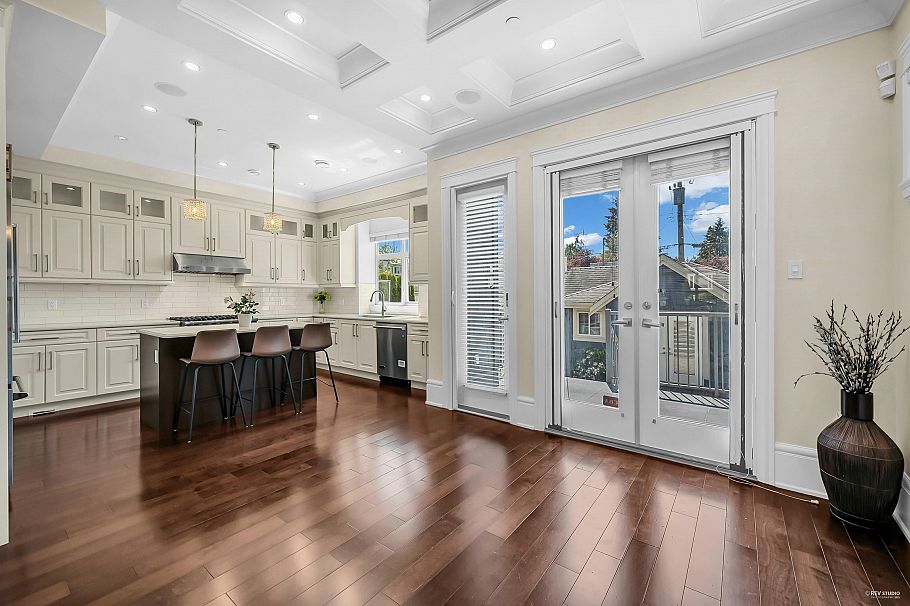 1942 W 42nd Avenue Vancouver, BC - 3