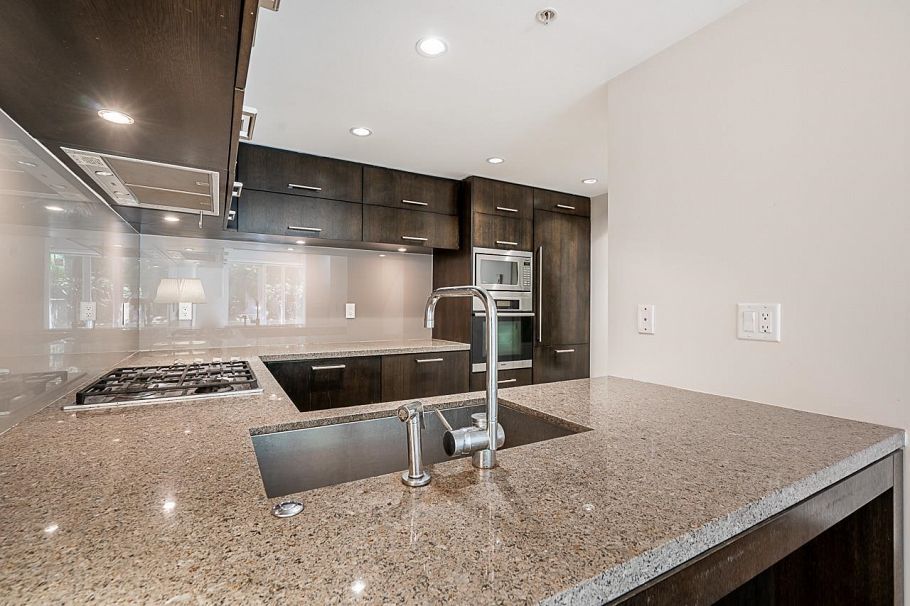 5985 Walter Gage Road Vancouver, BC - 7