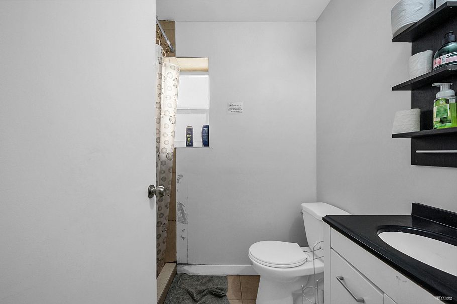 5882 Berkeley Street Vancouver, BC - 20