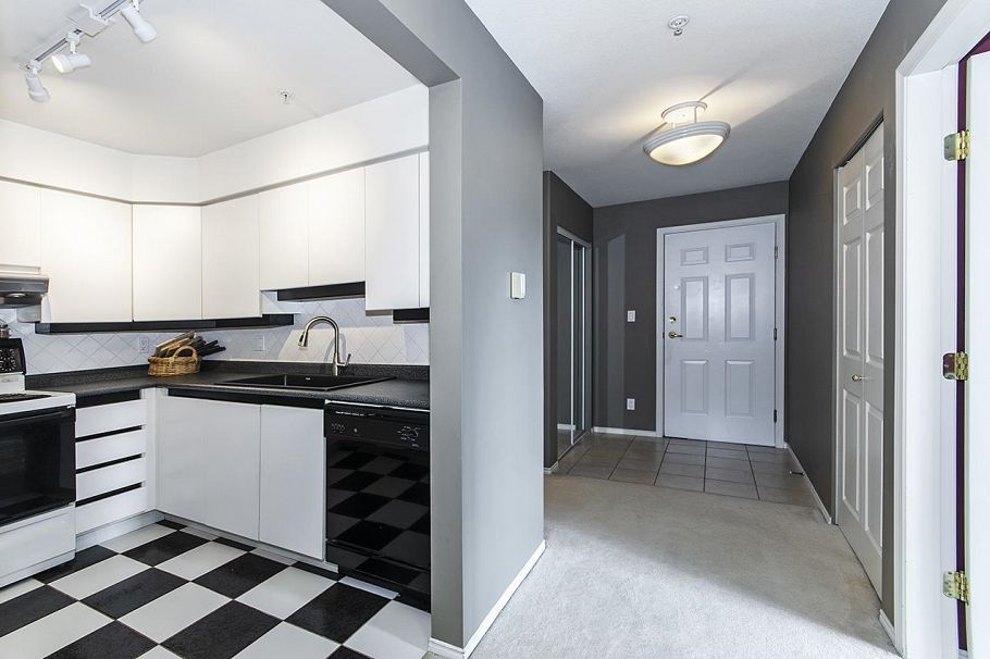 206 1085 W 17th Street North Vancouver, BC - 14