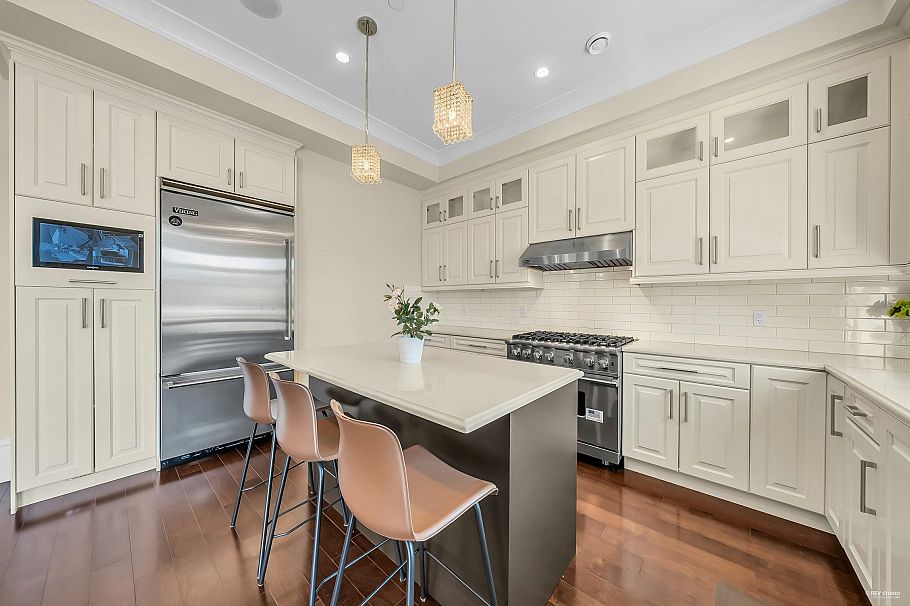 1942 W 42nd Avenue Vancouver, BC - 12