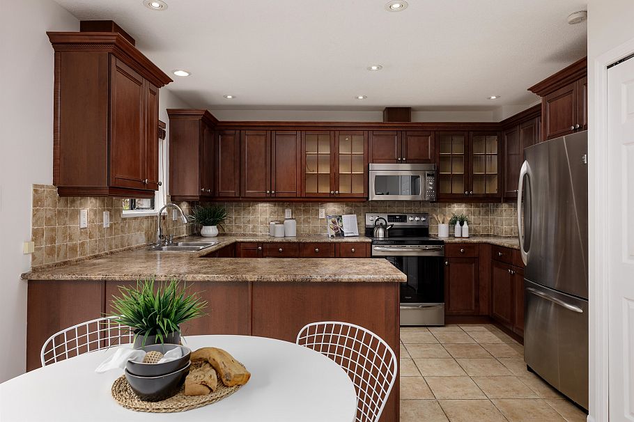 548 E Braemar Road North Vancouver, BC - 12