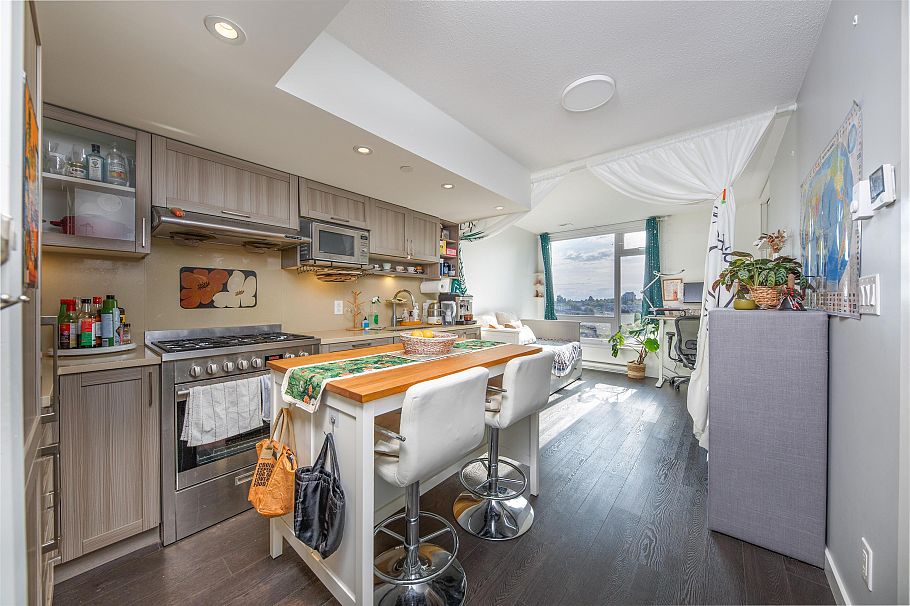 1003 5470 Ormidale Street Vancouver, BC - 9