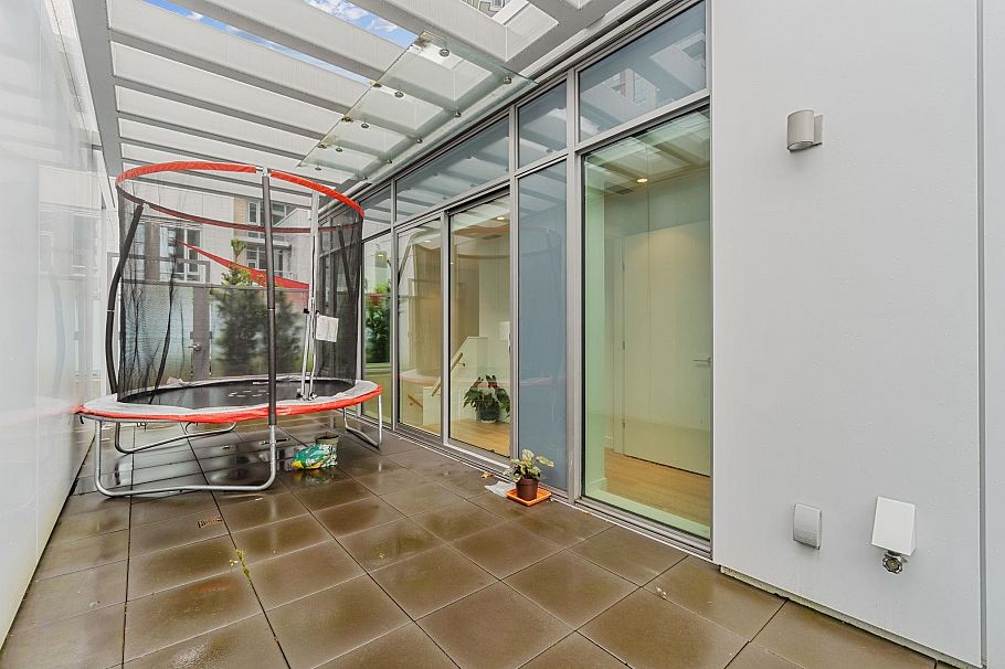 103 1500 Fern Street North Vancouver, BC - 12