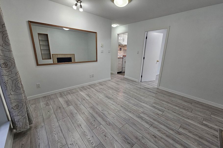 102 1445 W 70th Avenue Vancouver, BC - 6