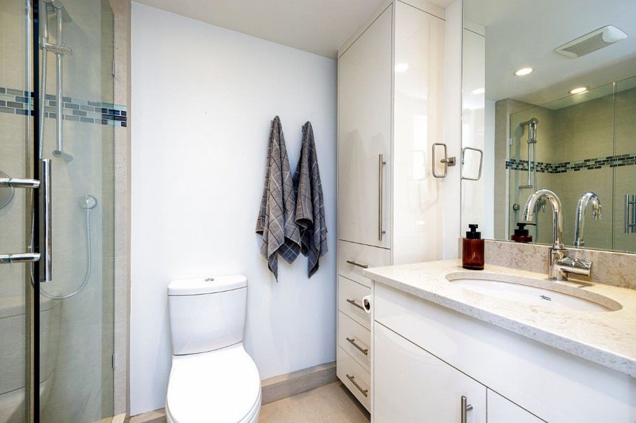 403 114 W Keith Road North Vancouver, BC - 11