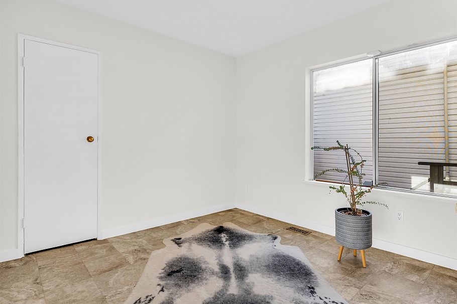 16 N Kaslo Street Vancouver, BC - 8