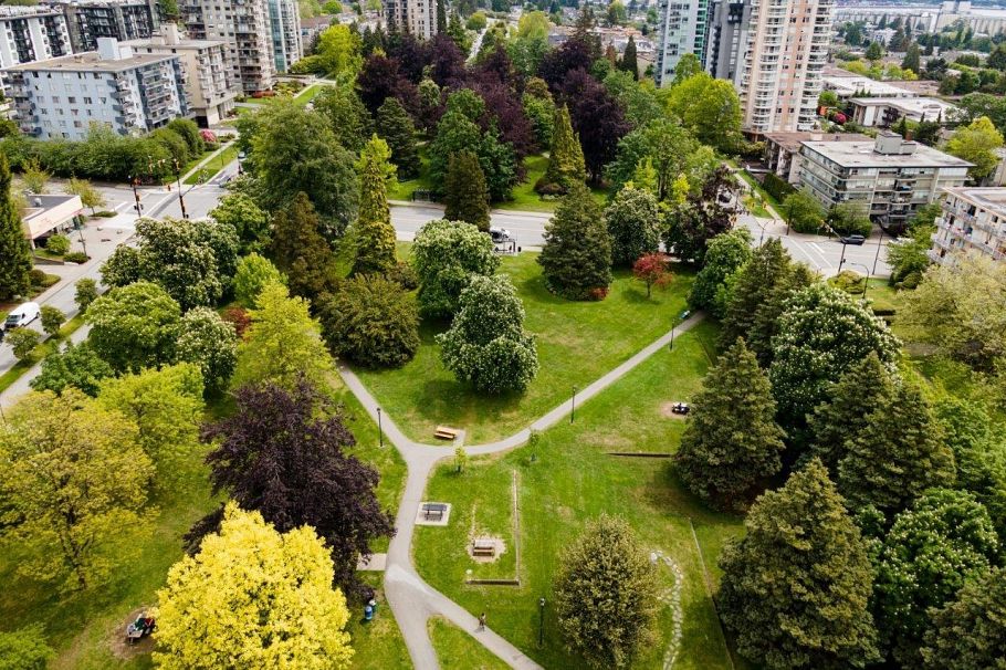 403 114 W Keith Road North Vancouver, BC - 18