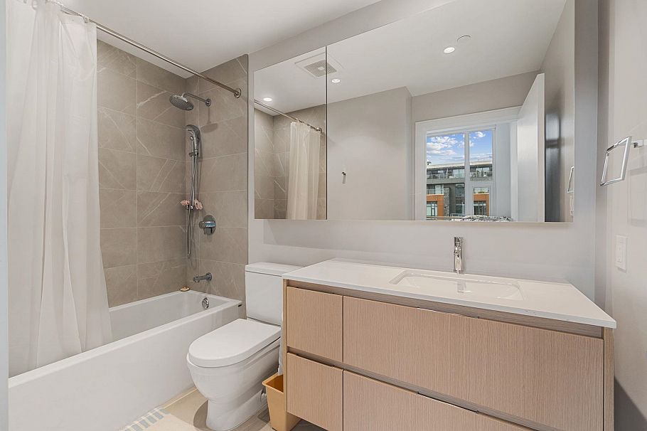 103 1500 Fern Street North Vancouver, BC - 5