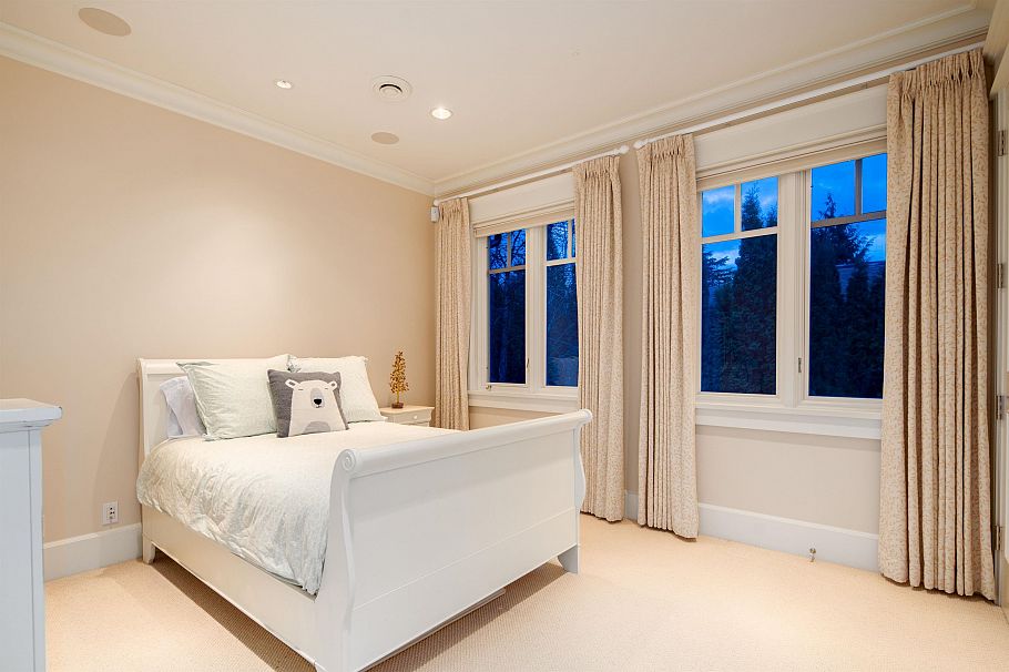 1188 W 55th Avenue Vancouver, BC - 30