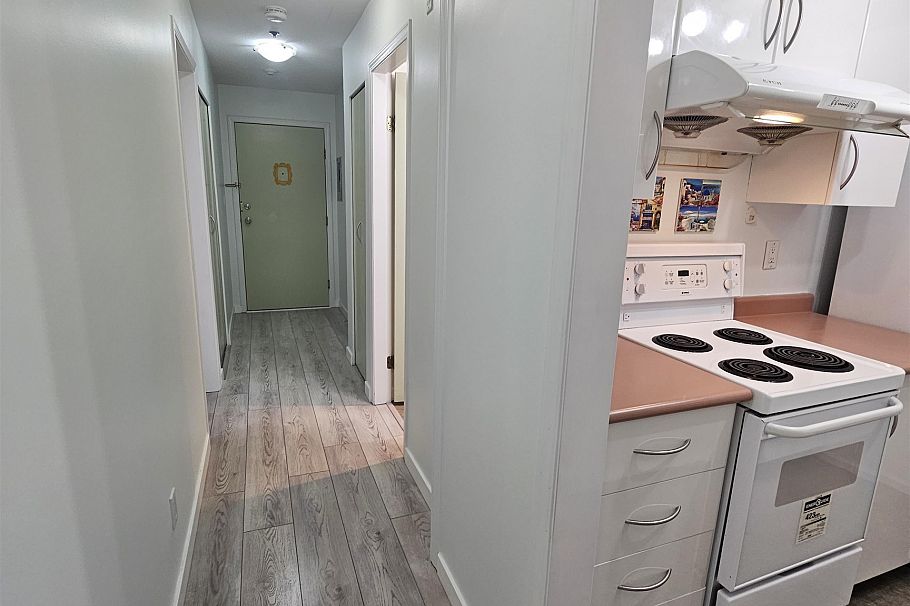 102 1445 W 70th Avenue Vancouver, BC - 16