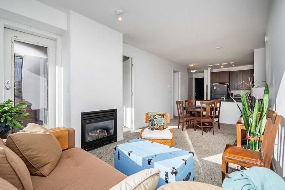 1004 170 W 1st Street North Vancouver, BC - 16