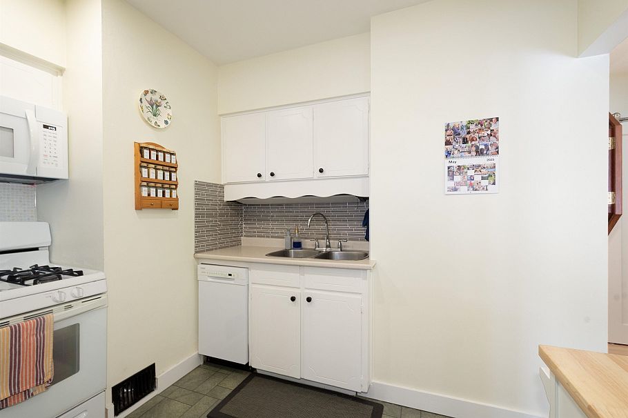 3652 Point Grey Road Vancouver, BC - 20