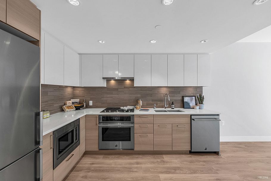 516 3451 Sawmill Crescent Vancouver, BC - 3