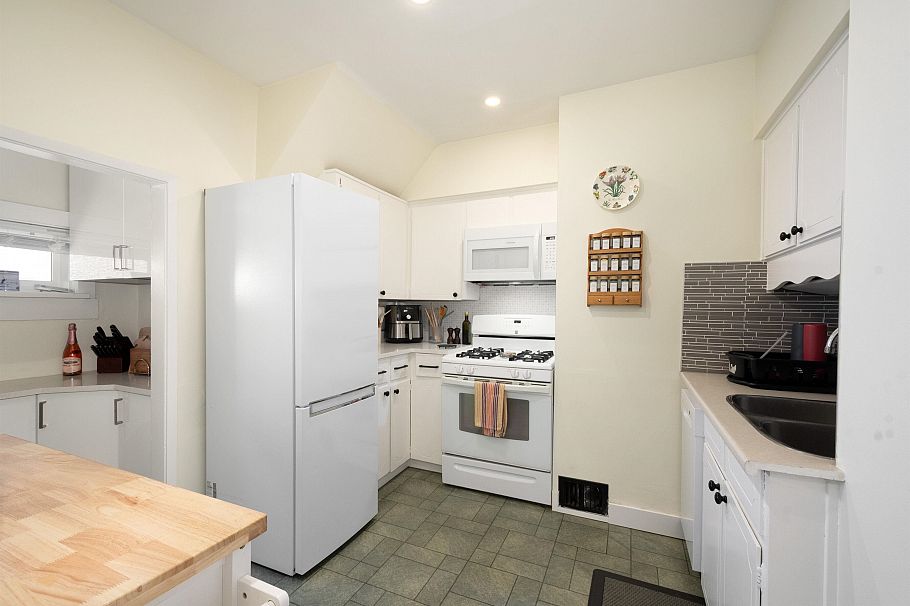 3652 Point Grey Road Vancouver, BC - 19