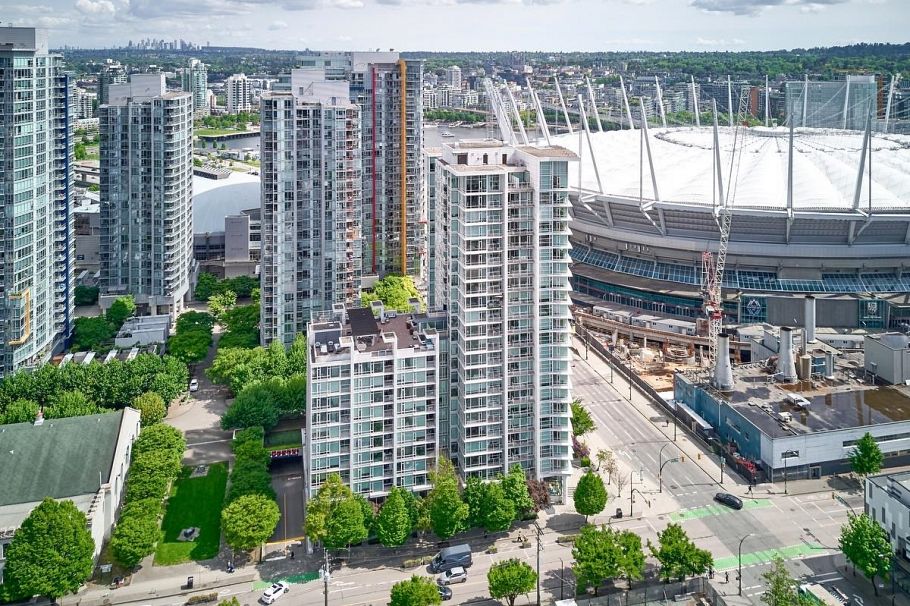 2608 161 W Georgia Street Vancouver, BC - 1