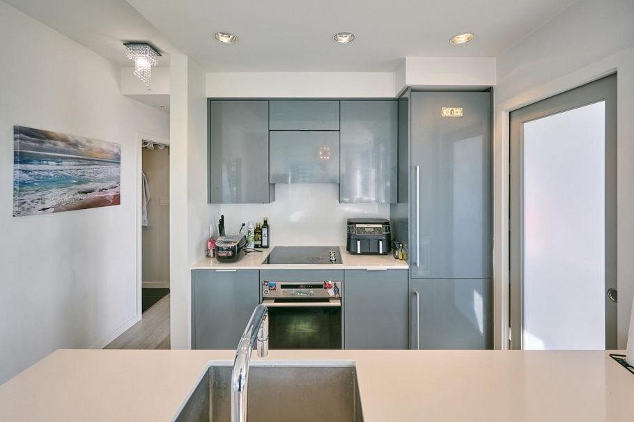 2608 161 W Georgia Street Vancouver, BC - 4