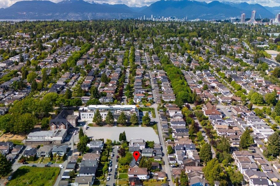 8510 Montcalm Street Vancouver, BC - 30