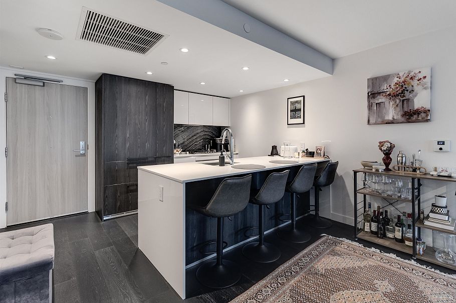 1608 1111 Richards Street Vancouver, BC - 2