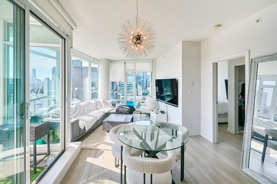 2608 161 W Georgia Street Vancouver, BC - 5
