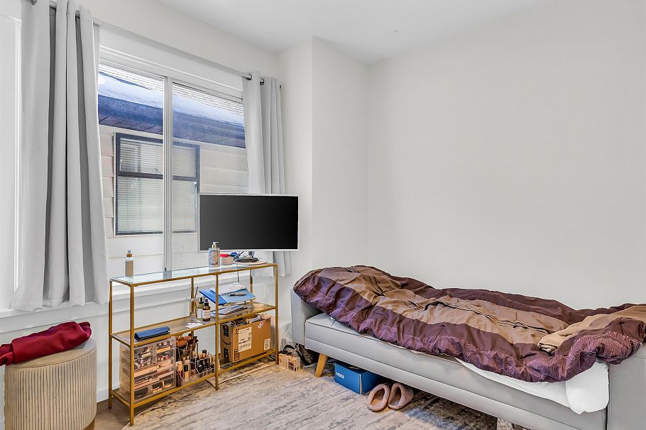 16 N Kaslo Street Vancouver, BC - 7