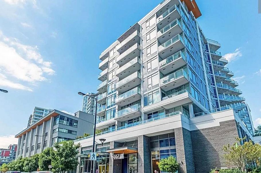 802 3557 Sawmill Crescent Vancouver, BC - 2