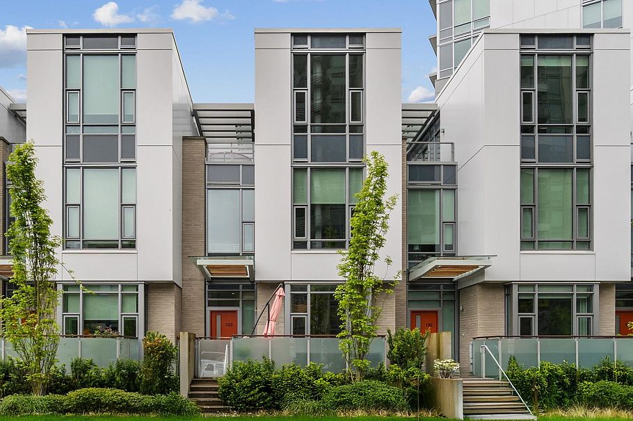 103 1500 Fern Street North Vancouver, BC - 1