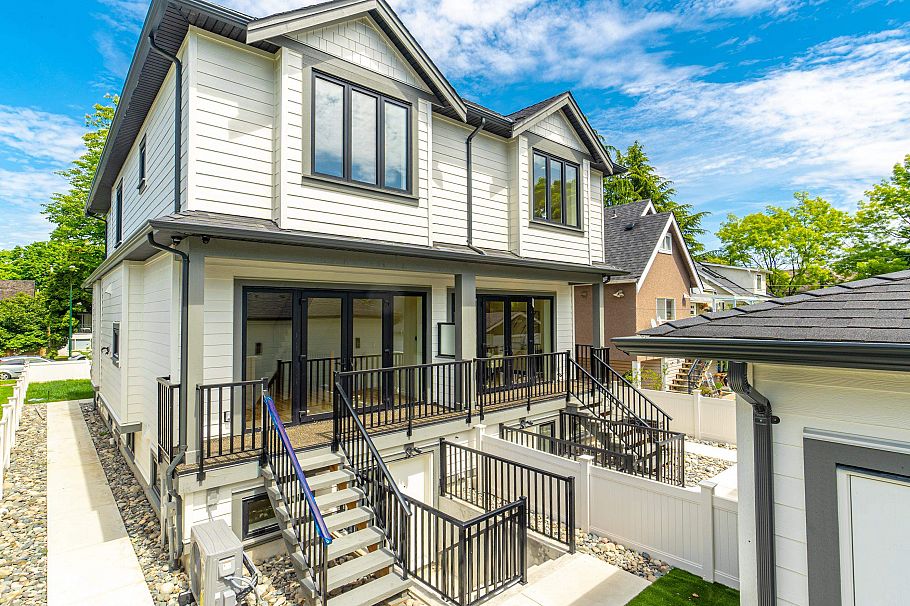 3338 W 14th Avenue Vancouver, BC - 35