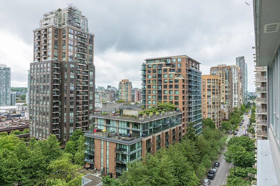 1105 1001 Richards Street Vancouver, BC - 11