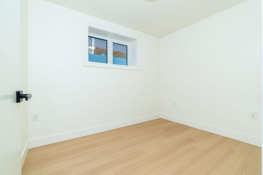 3338 W 14th Avenue Vancouver, BC - 23