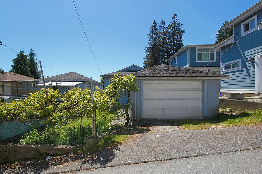 1333 E 41st Avenue Vancouver, BC - 7