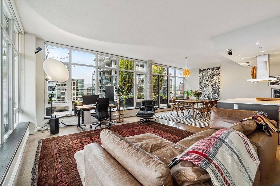 1601 1252 Hornby Street Vancouver, BC - 1