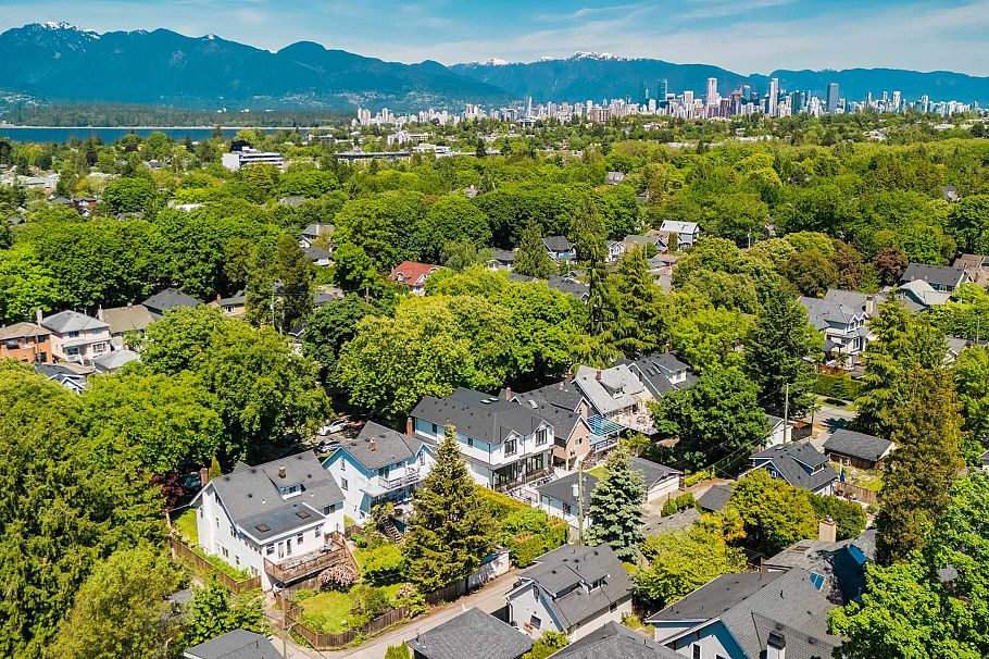 3338 W 14th Avenue Vancouver, BC - 40