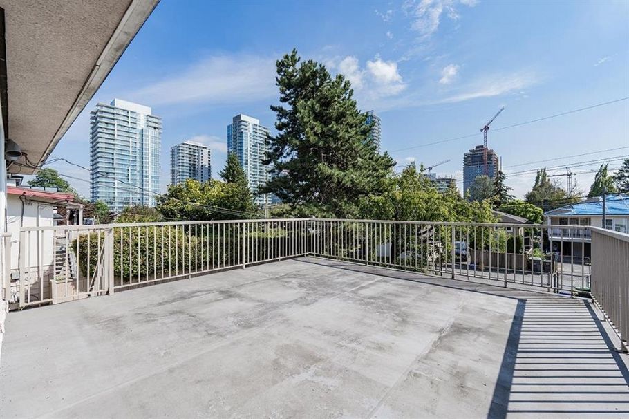 564 64th Street Vancouver, BC - 3