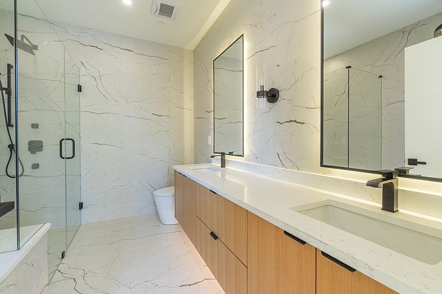 3338 W 14th Avenue Vancouver, BC - 32