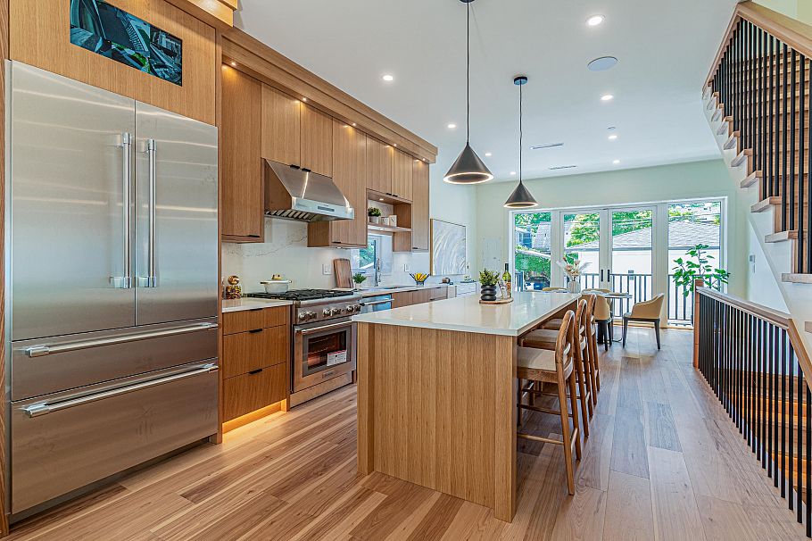 3338 W 14th Avenue Vancouver, BC - 5